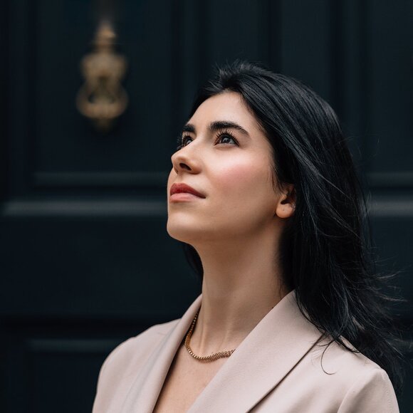 Model. Duh! π¨πΏπΈπ» - Picture 1 of 3